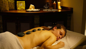 Hot-Stone-Therapy